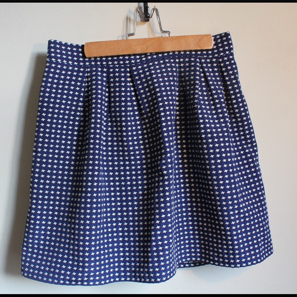 Adorable navy skirt with pleats